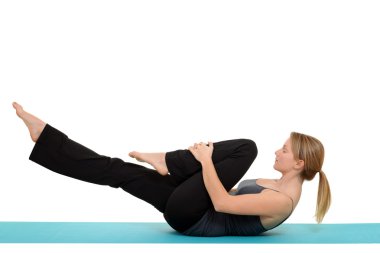 Pilates tek bacak streç yapıyor kadın