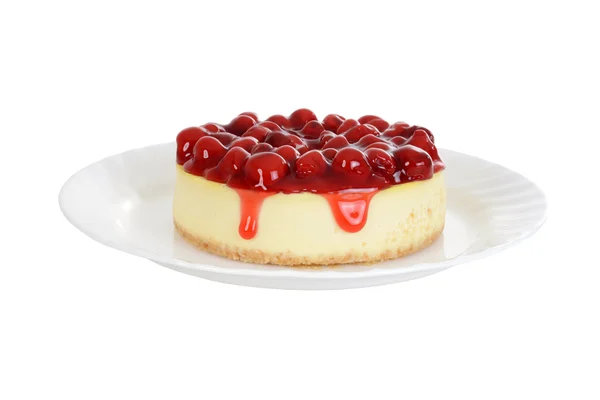 Vişneli cheesecake izole — Stok fotoğraf