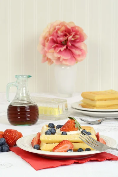 Fresh waffle dessert with berries — Stock Photo, Image