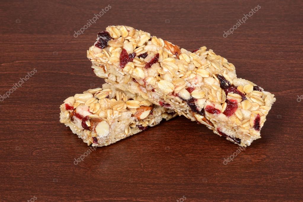 Frucht und Nuss Müsliriegel — Stockfoto #24703561