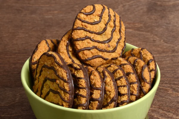 Macro biscoitos de chocolate em uma tigela — Fotografia de Stock