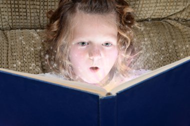 küçük kızı büyü okuma zevk