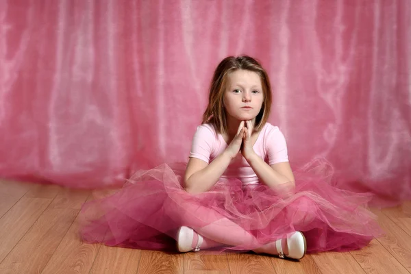 Niedliche kleine Ballerina Mädchen — Stockfoto