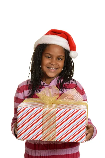 Giovane ragazza giamaicana in possesso di regalo di Natale — Foto Stock