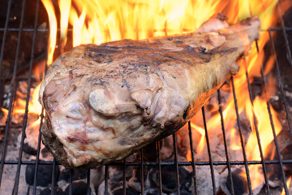 Barbecue leg of lamb