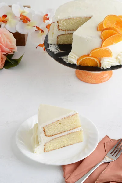 Top View Slice Vanilla Cake Plate — Stock Photo, Image