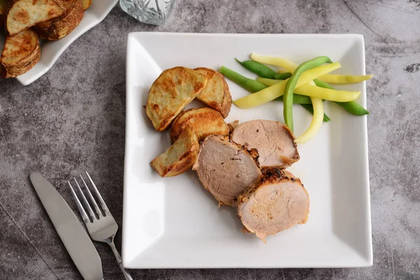 Filet Porc Aux Pommes Terre Rôties — Photo