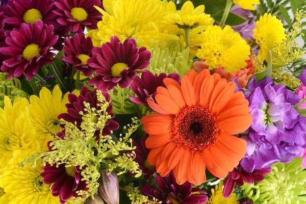 Sortierte Sommer Blumen Strauß Hintergrund — Stockfoto