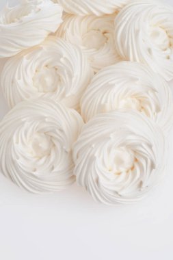 Üst görünüm boş meringue yuvaları yığını