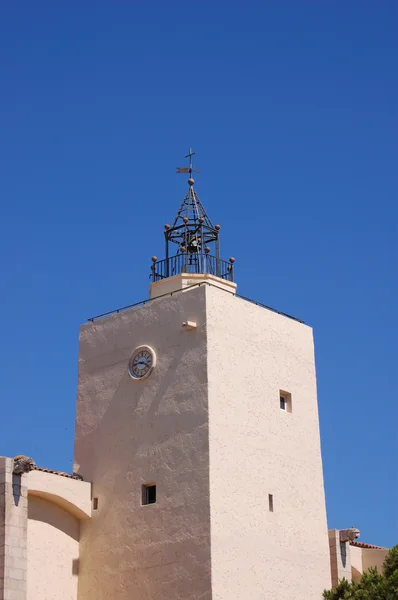 Wieża zegarowa w port grimaud — Zdjęcie stockowe