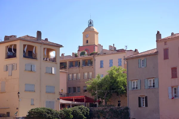 Clock tower and houses at St Tropez — Stock Photo, Image