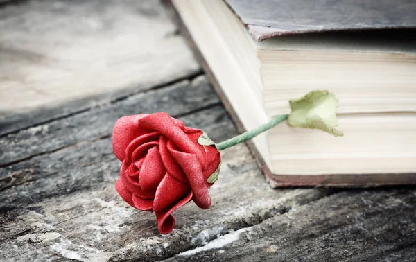 Book and rose — Stock Photo, Image