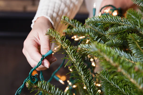 Decorating Christmas tree — Stock Photo, Image