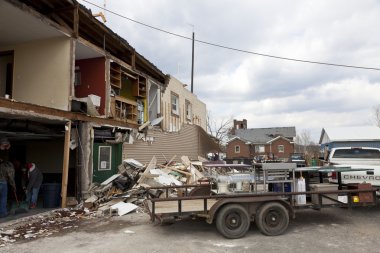 Kasırga sonrasında henryville, Indiana