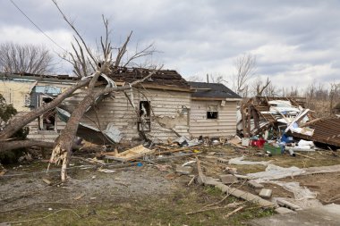 Kasırga sonrasında henryville, Indiana