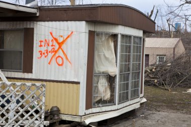 Kasırga sonrasında henryville, Indiana