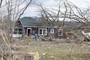 Kasırga sonrasında henryville, Indiana