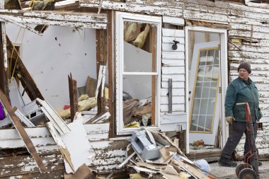 Kasırga sonrasında henryville, Indiana