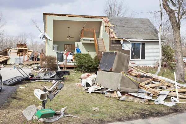 Repercusiones del tornado en Henryville, Indiana — Foto de Stock