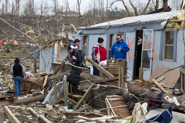 Tornado-Nachwirkungen in henryville, Indien — Stockfoto