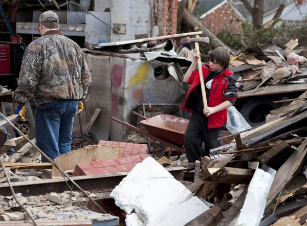 Tornado nasleep in henryville, indiana — Stockfoto