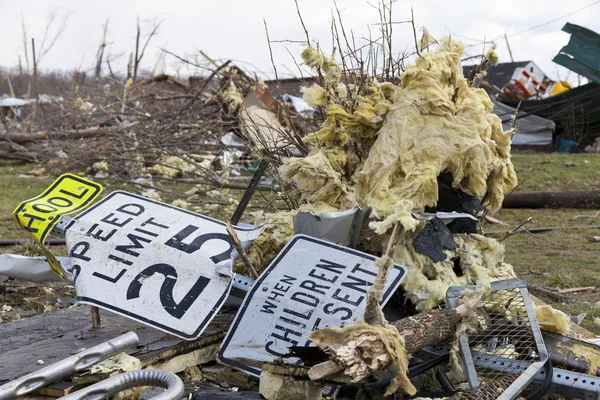 Repercusiones del tornado en Henryville, Indiana — Foto de Stock