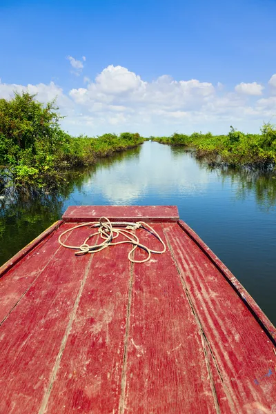 Traveling through Tonle Sap Lake — Stock Photo, Image