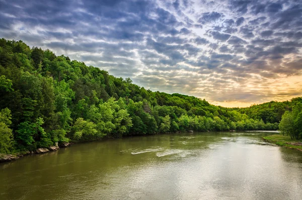 Sperriger Fluss — Stockfoto