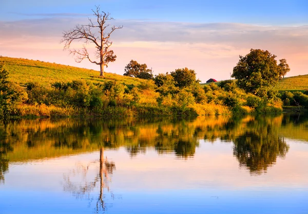 Wieczór nad jeziorem — Zdjęcie stockowe