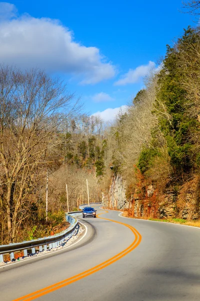 Estrada sinuosa em Kentucky — Fotografia de Stock