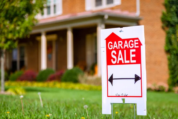 Garage sale sign — Stock Photo, Image