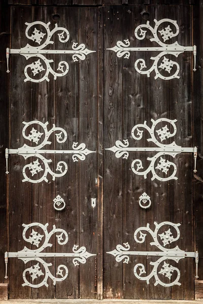 Старые Традиционные Деревянные Двери Баварской Деревне — стоковое фото