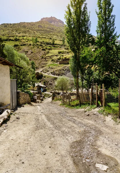 Camino Través Del Pueblo Margib Las Montañas Tayikistán — Foto de Stock