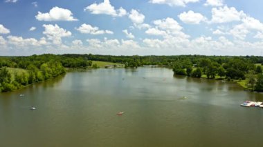Lexington, Kentucky 'deki Jacobson Park Gölü' nün hava görüntüsü.