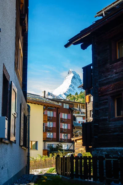 Ένας Δρόμος Στο Ελβετικό Θέρετρο Της Πόλης Zermat Θέα Matterhorn — Φωτογραφία Αρχείου