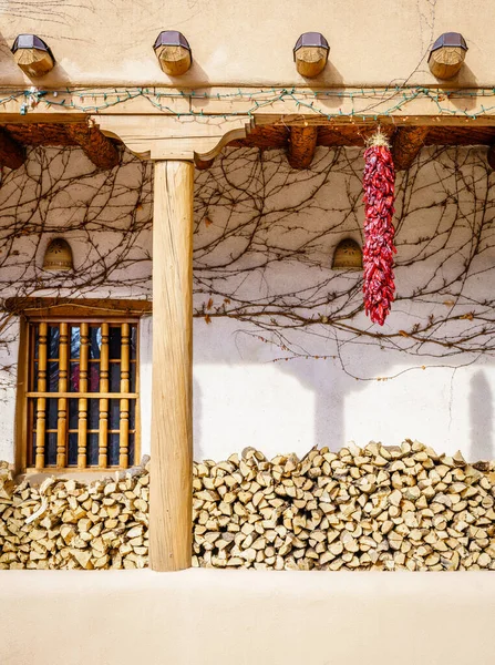 Traditional Dried Red Chili Ristra House Santa New Mexico — Stock Photo, Image