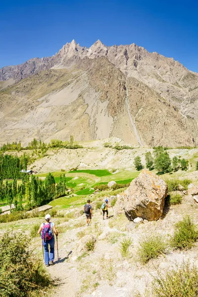 August 2016 Yaghnob Valley Tajikistan Group Hikers Trail Yaghnob Valley — Foto Stock