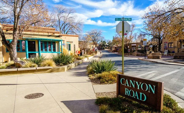 Santa Novo México Dezembro 2021 Famous Canyon Road Uma Casa — Fotografia de Stock