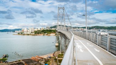 Hercilio Luz Köprüsü Santa Catarina ve Florianopolis adalarını Brezilya 'ya bağlıyor.