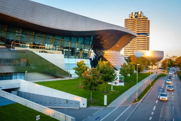 Munique Alemanha Setembro 2015 Sala Exposições Bmw Lado Edifício Sede — Fotografia de Stock