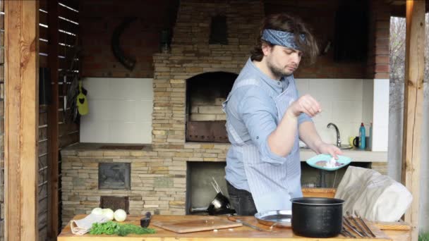 Funny Man Apron Salts Dish Dances Merry Cook Bandana — Stock Video