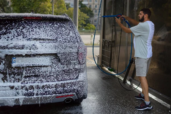 Ele Adora Carro Homem Lavar Carros Foto Alta Qualidade — Fotografia de Stock