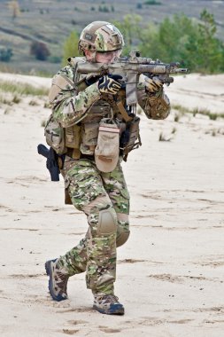 asker çölde