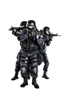 swat ekibi içinde hareket