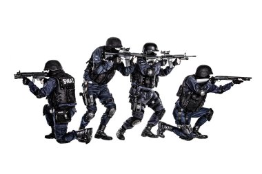 swat ekibi içinde hareket