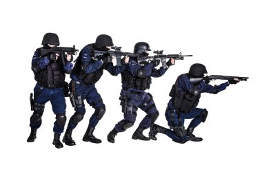 swat ekibi içinde hareket