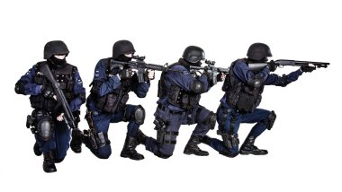 swat ekibi içinde hareket