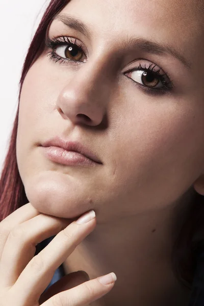 Une belle jeune rousse dans la pensée — Photo