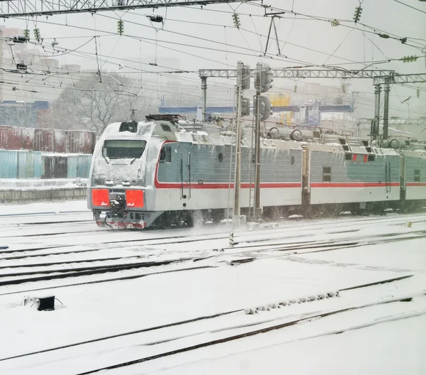 A imagem de um trem de mercadorias — Fotografia de Stock