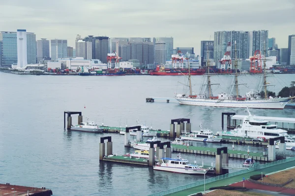 Tokyo, Otopark güvenlik botları - görünümünü bay, terminal ve konteyner termina lcoast Eylül 2009 — Stok fotoğraf